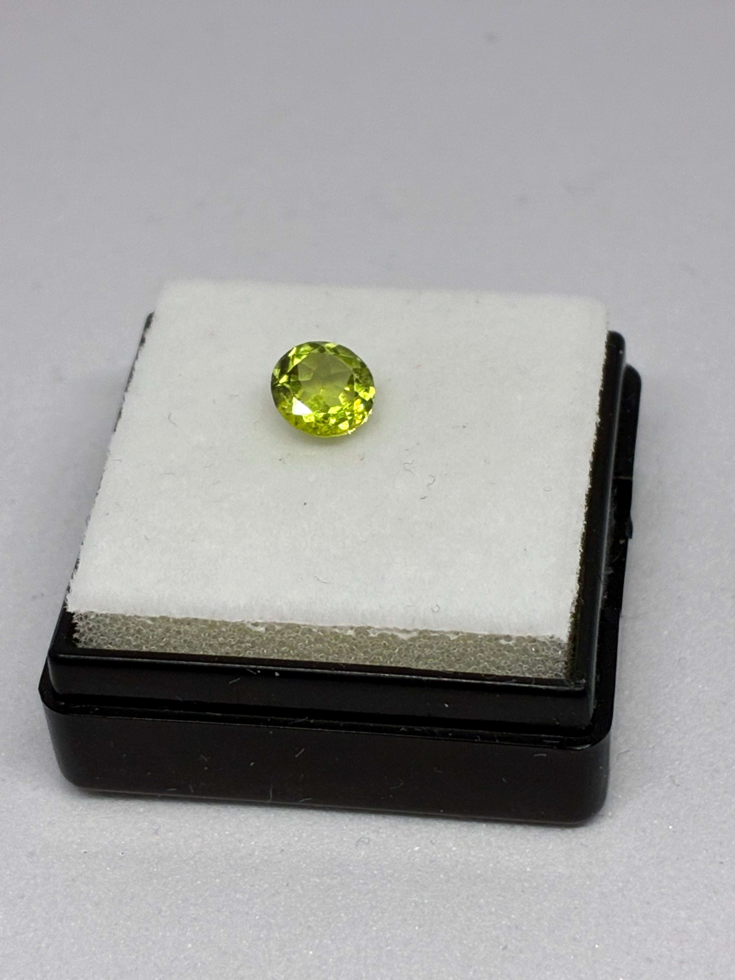 Round Cut Peridot